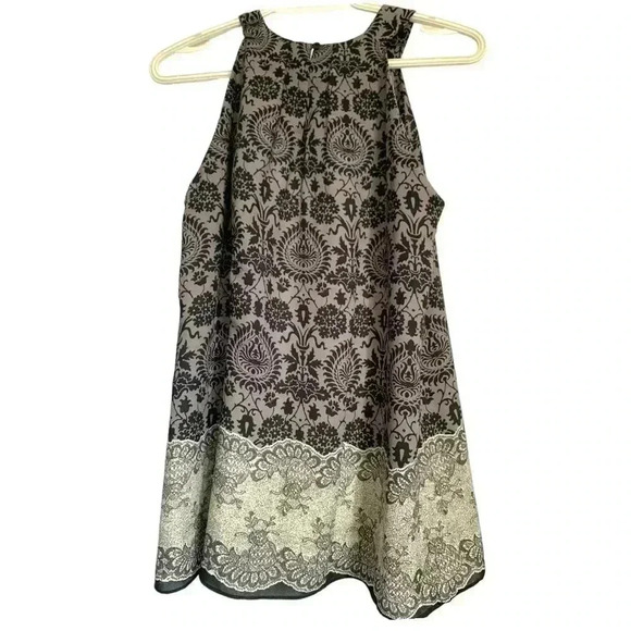 Violet and Claire lightweight tunic with front pleats and back button closure - Picture 2 of 8